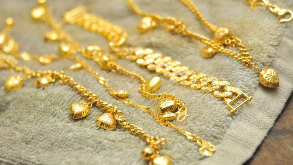 Beautiful gold jewellery