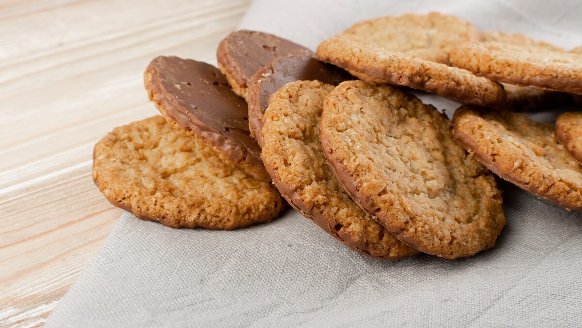 anzac biscuits with chocolate