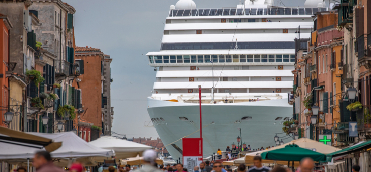 Italy to ban large cruise ships in centre of Venice