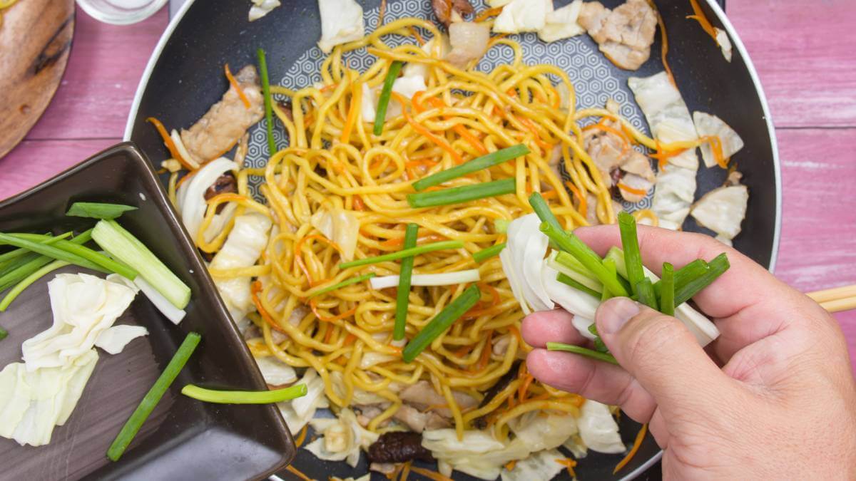 Asian vegetarian noodle stir fry