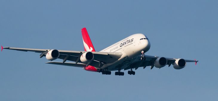 qantas plane in flight