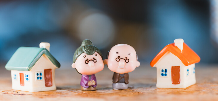 miniature figurines of old people