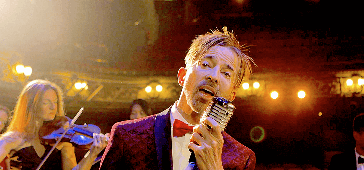 limahl singing on stage