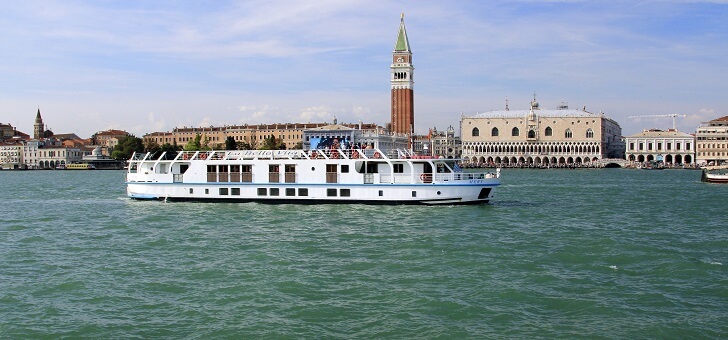 river cruise boat in verona