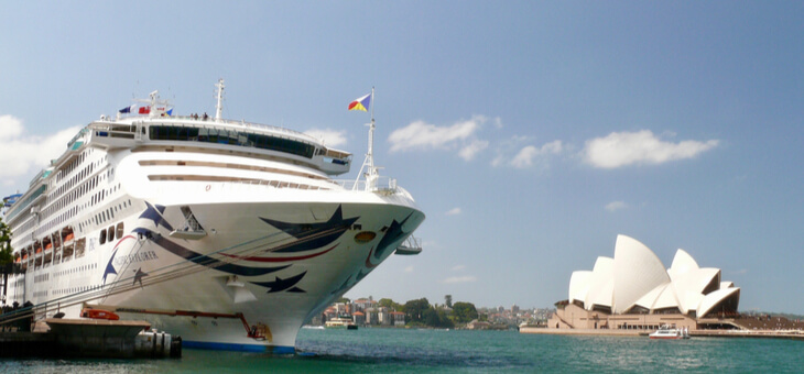 cruise ship pacific explorer entering sydney harbour