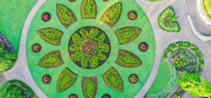 floral artwork in brisban botanical gardens