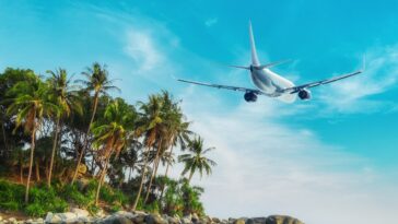 flight landing in the cook islands
