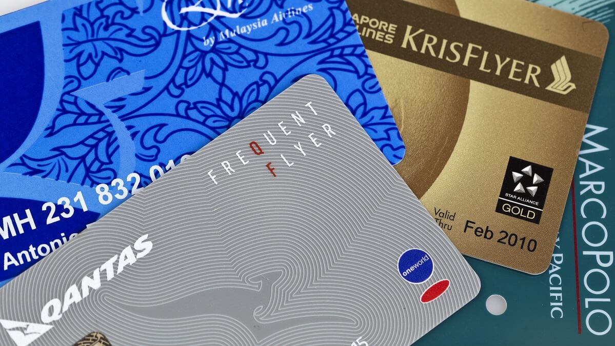 frequent flyer programs save money when travelling