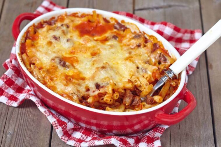 Macaroni and Mince Bake | YourLifeChoices