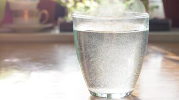 is drinking hot water healthy?