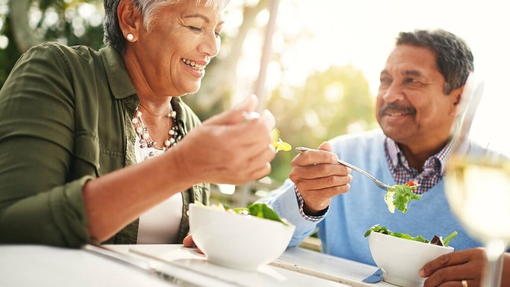 retired couple eating healthiest diet