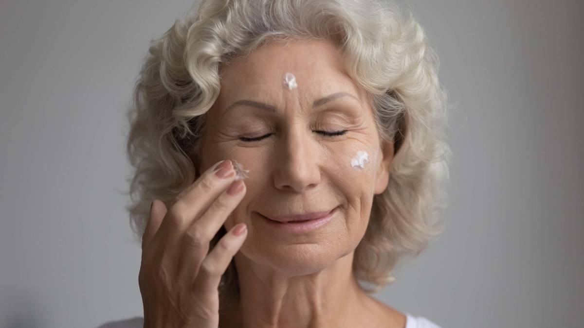 Seven ways to stop your make-up creasing | YourLifeChoices