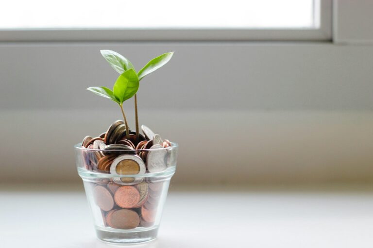 The 10 simple ways to save money: The ultimate guide | YourLifeChoices
