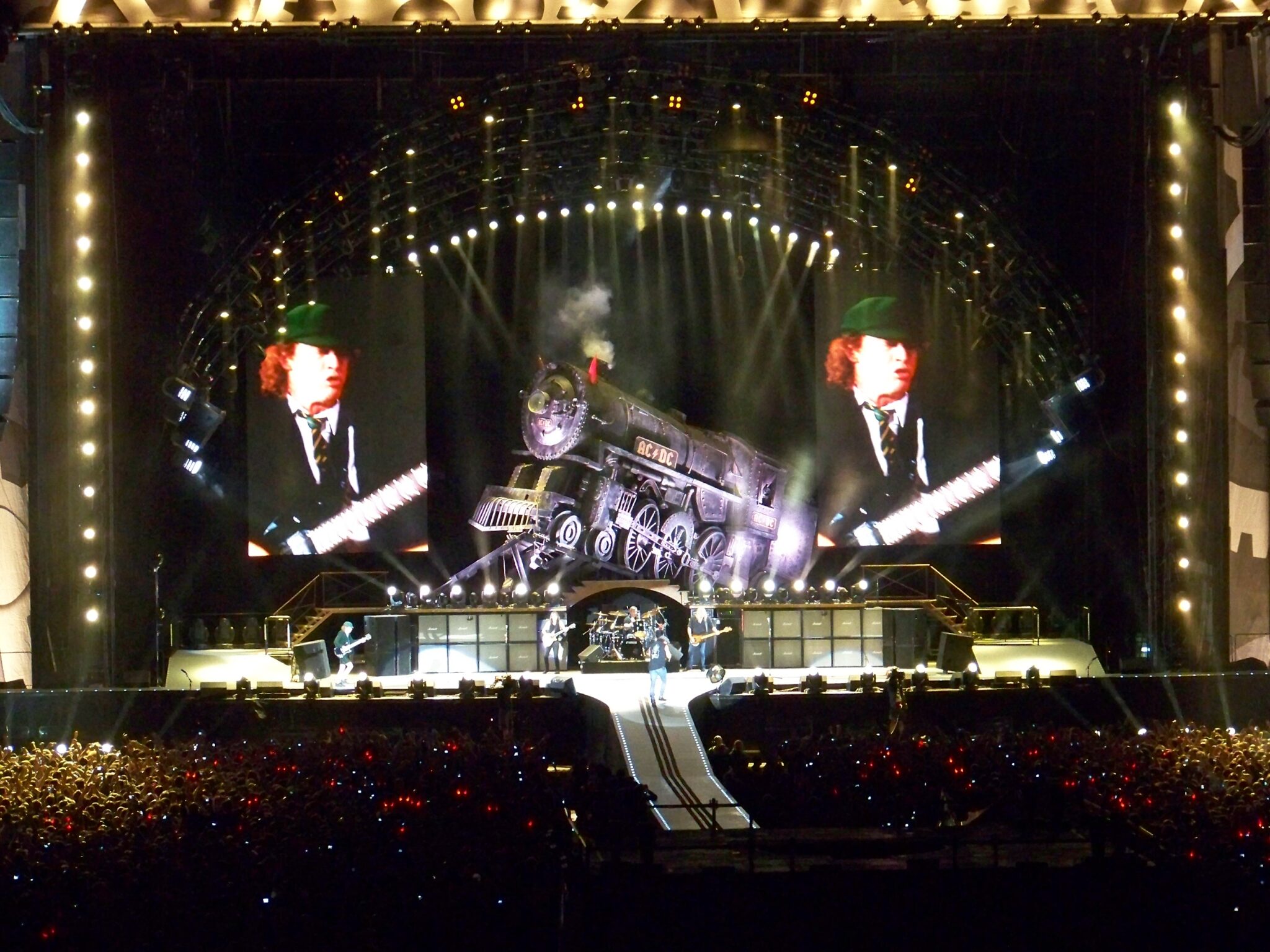 Fans called it ‘cringe’—why AC/DC’s Sydney concert had everyone talking ...