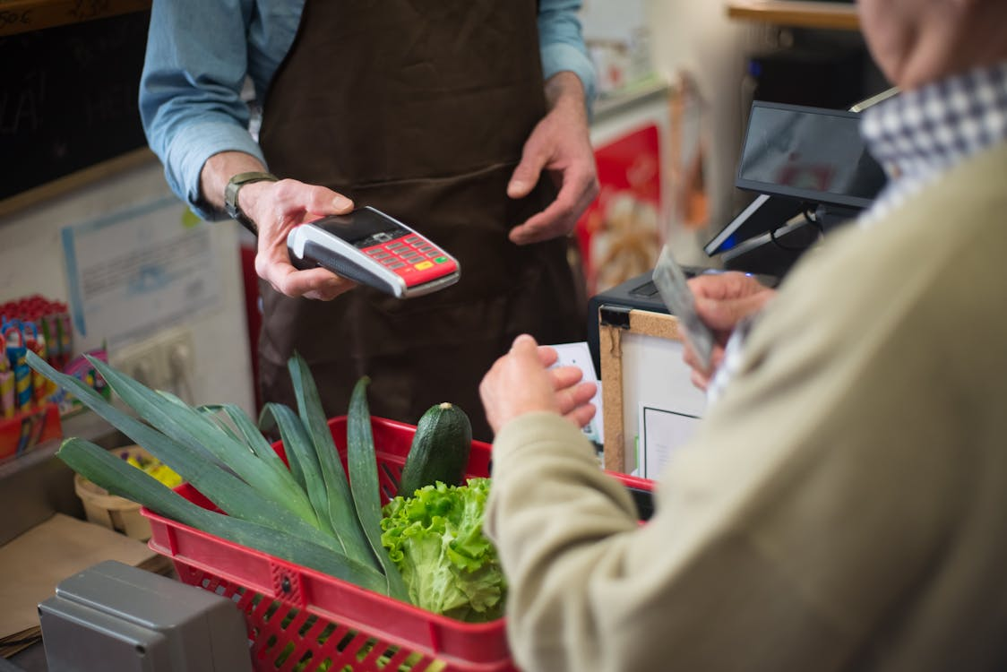 Weekly Shoping Weekly shop or daily dash? The global habits that could cut your costs ...