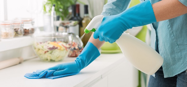 How to choose less toxic cleaning products