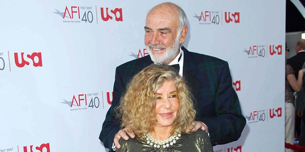 Connery only has eyes for his wife