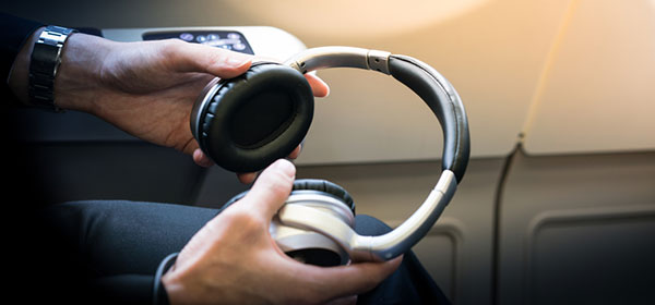 Travel Gadget: Noise-cancelling headphones under $100