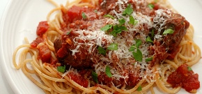 Spaghetti with Meatballs and Cherry Tomatoes