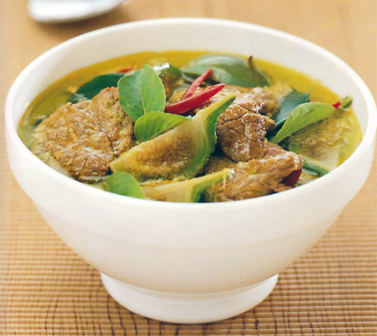 Kaeng Khieo Wan Nuea - Green Beef Curry